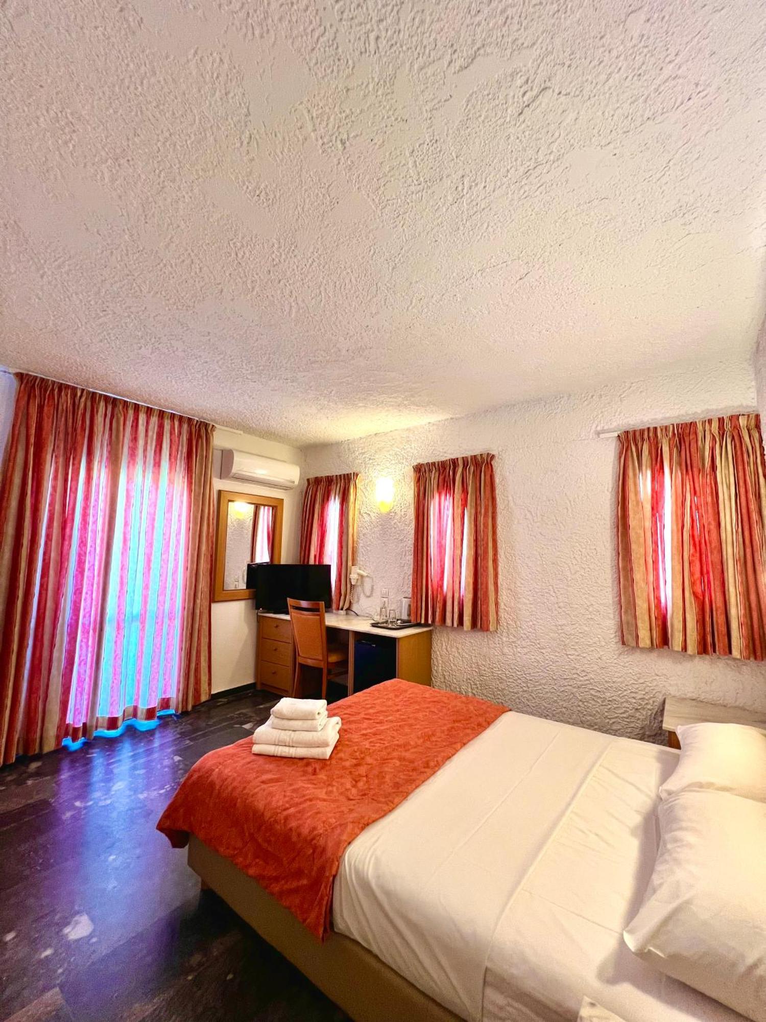 Karteros Hotel Esterno foto